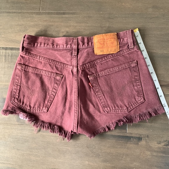 Levi’s 501 jean shorts burgundy - Picture 3 of 4